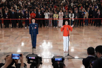 十四届全国人大四次会议首场“代表通道”集中采访活动举行